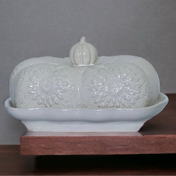 Harvest Pumpkin Covered Butter Dish With Lid Large Ceramic Floral White Cream - Picture 1 of 16